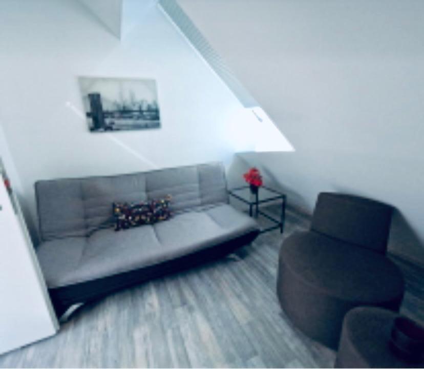 6 min to Amusement Park - Economy Rooms in Shared Apartment