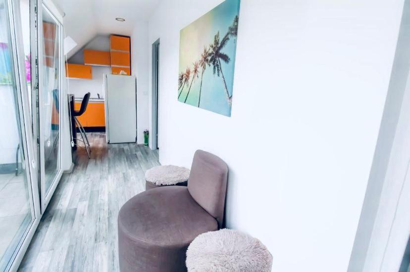 6 min to Amusement Park - Economy Rooms in Shared Apartment