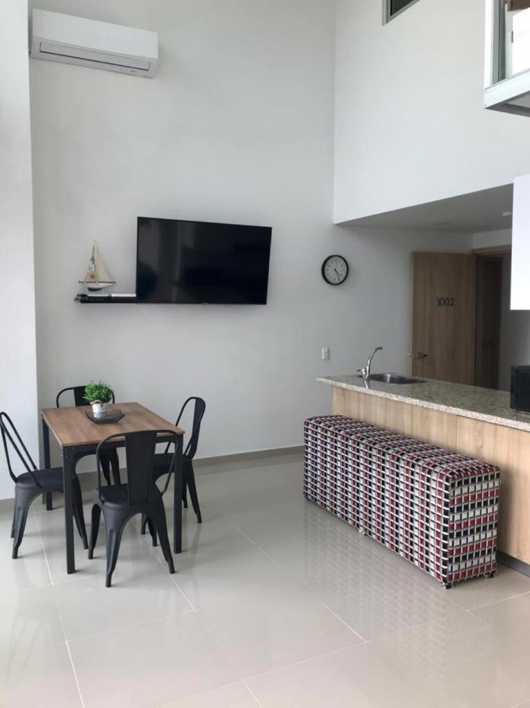 LUJOSO Y COMODO APARTAMENTO EN CARTAGENA