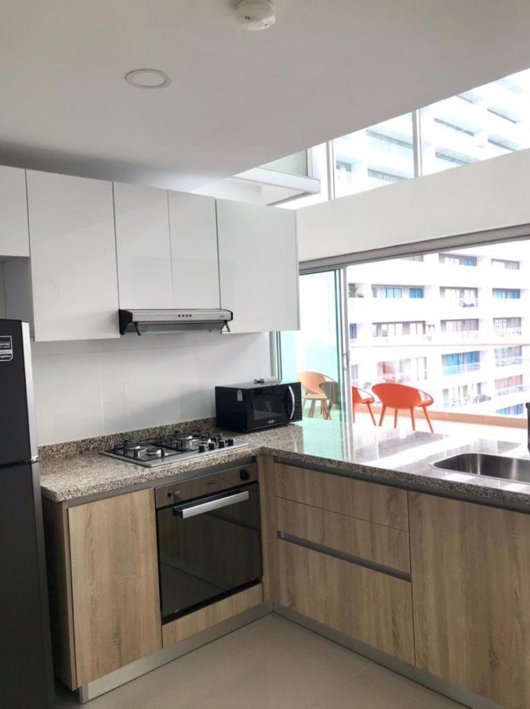 LUJOSO Y COMODO APARTAMENTO EN CARTAGENA
