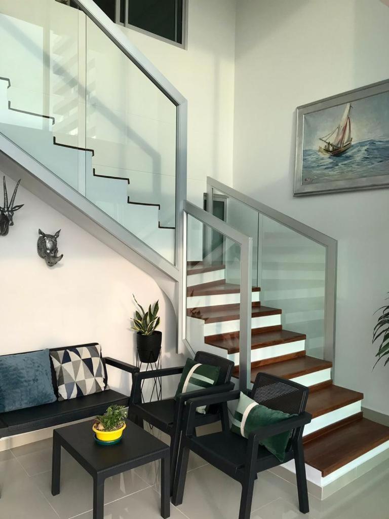 LUJOSO Y COMODO APARTAMENTO EN CARTAGENA