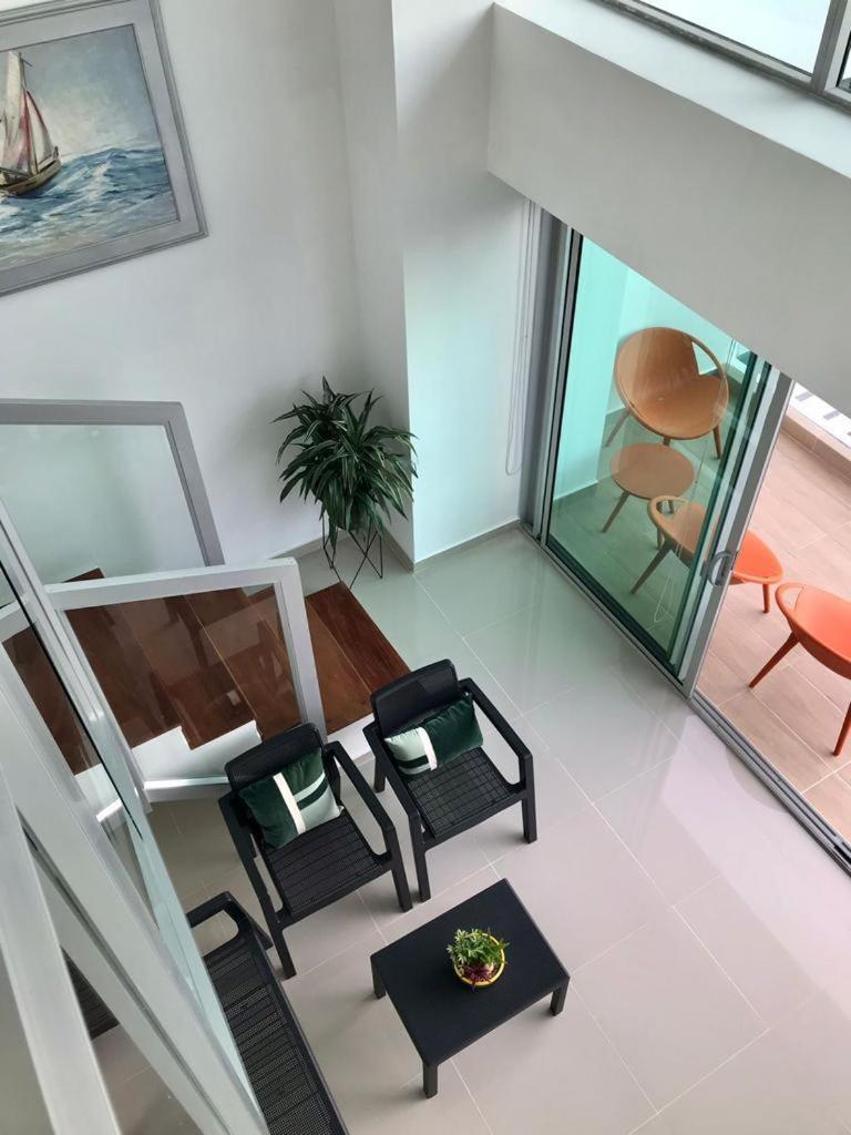 LUJOSO Y COMODO APARTAMENTO EN CARTAGENA