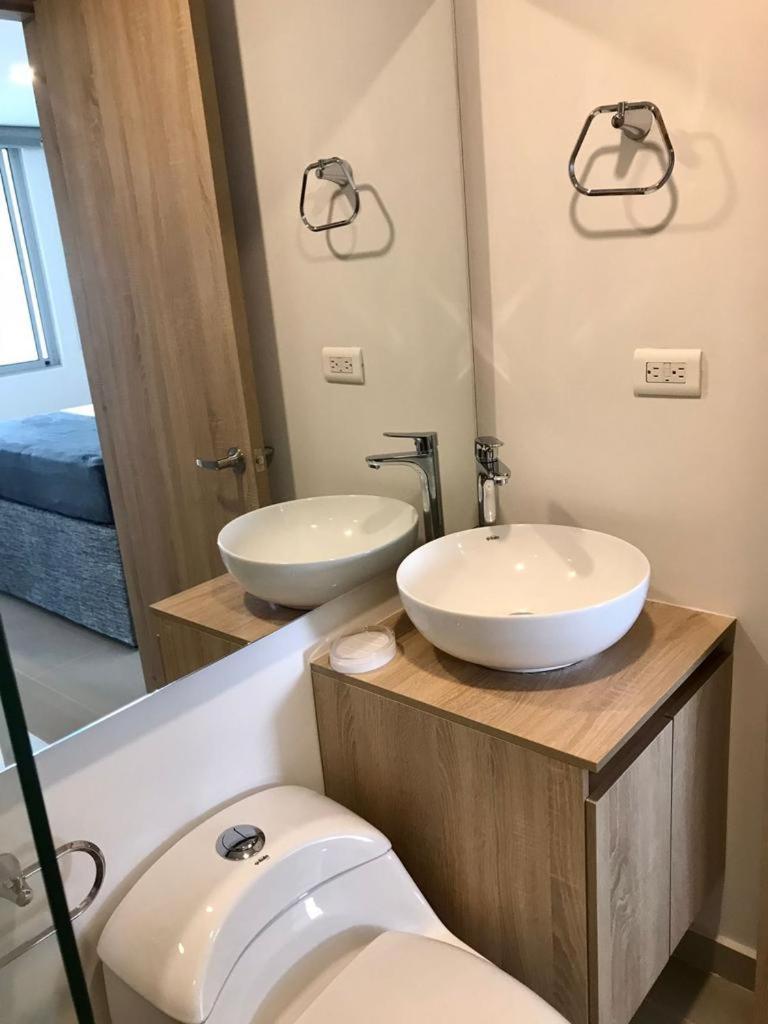 LUJOSO Y COMODO APARTAMENTO EN CARTAGENA