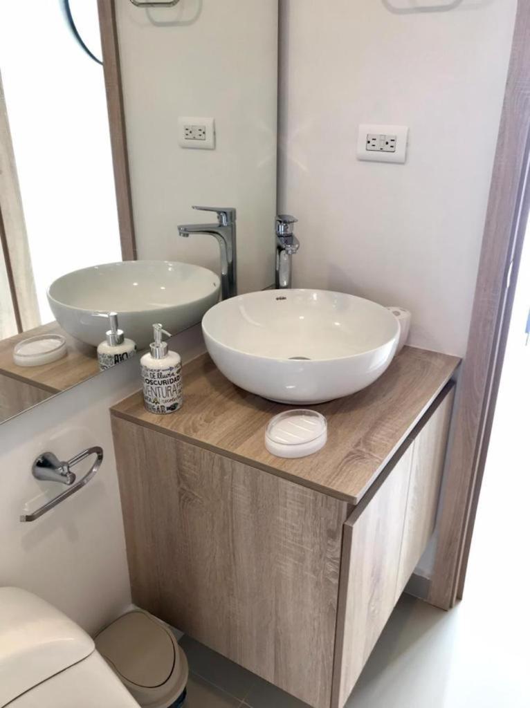 LUJOSO Y COMODO APARTAMENTO EN CARTAGENA