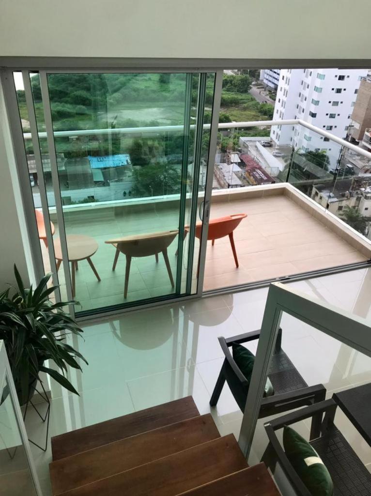 LUJOSO Y COMODO APARTAMENTO EN CARTAGENA