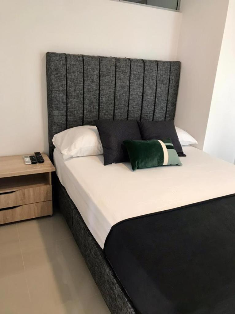 LUJOSO Y COMODO APARTAMENTO EN CARTAGENA