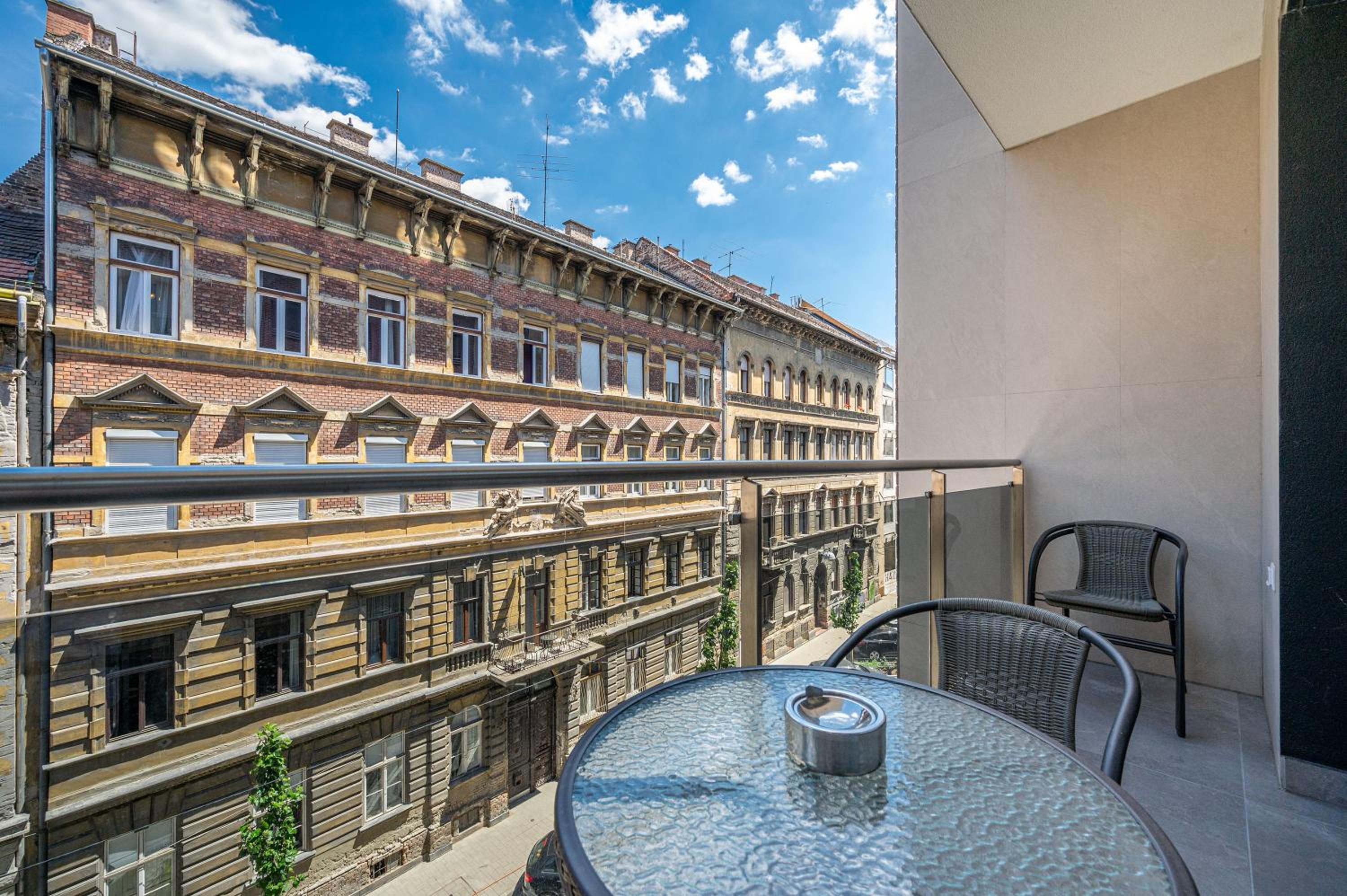 2 Bedroom Flat in City Centre