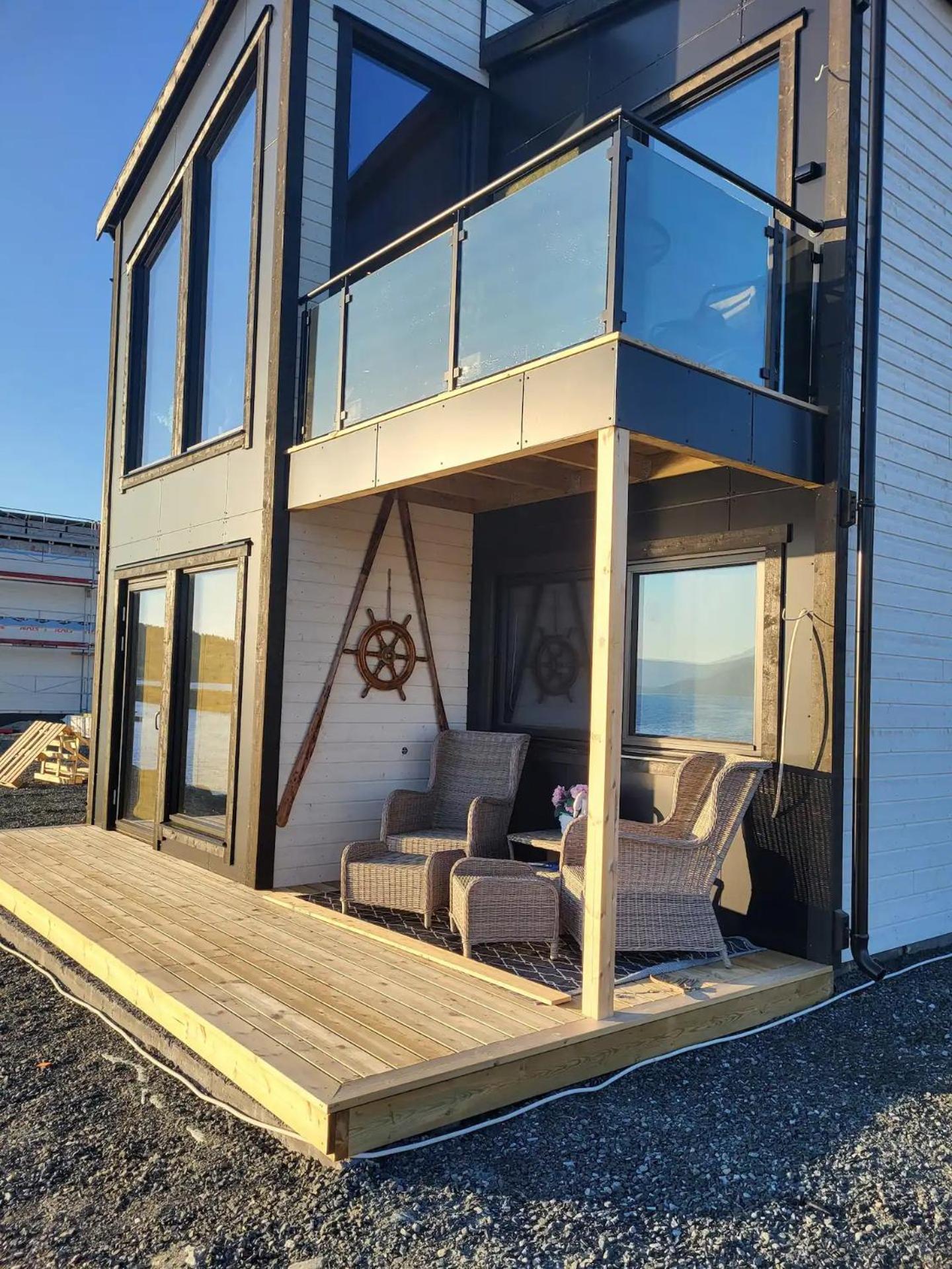 Arctic Sea lodge - cabin with panoramic view in Balsfjord view 4