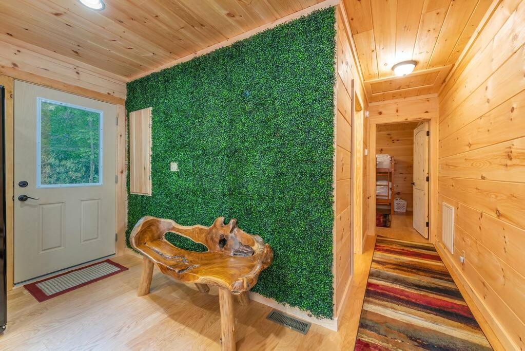Rooster Nest New Spacious Cabin view 2