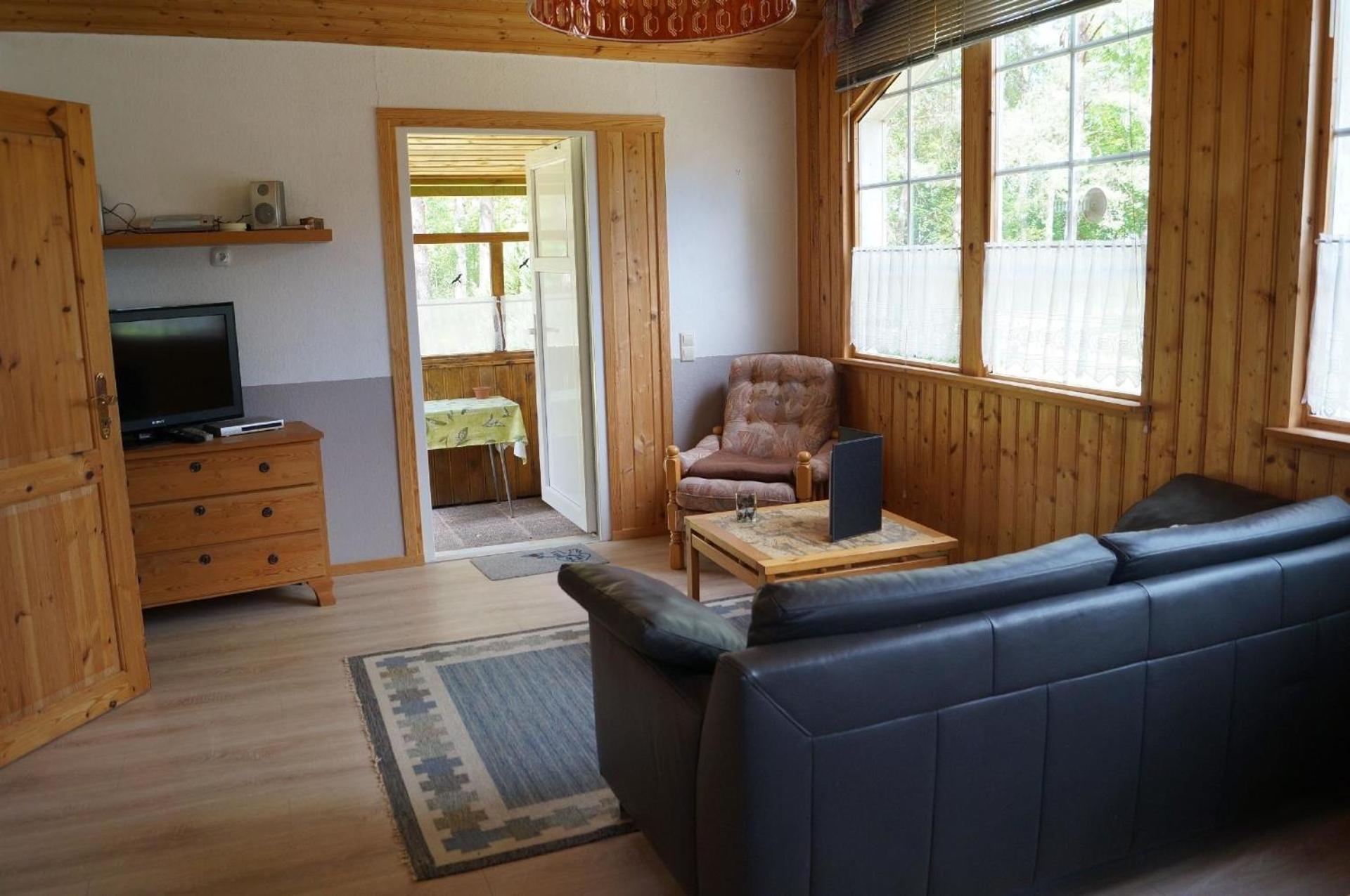 Haus Lena auf großem Grundstück am Waldrand view 4