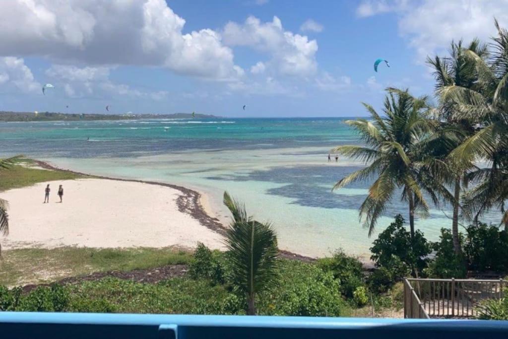 Les pieds dans le lagon view 4