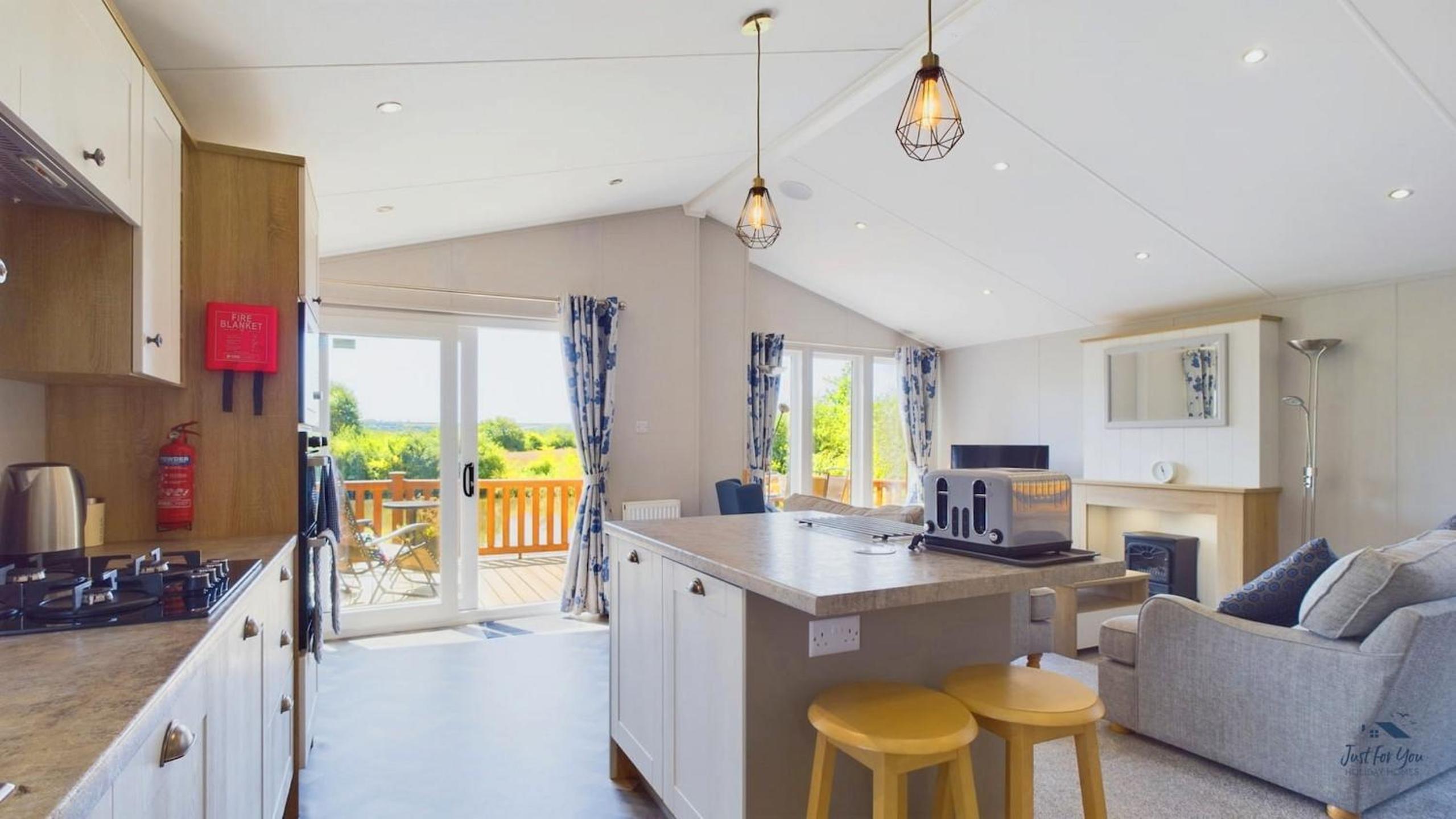 Poppy An Immaculate Lake side Lodge the Perfect Retreat, Sleeps 4 view 2