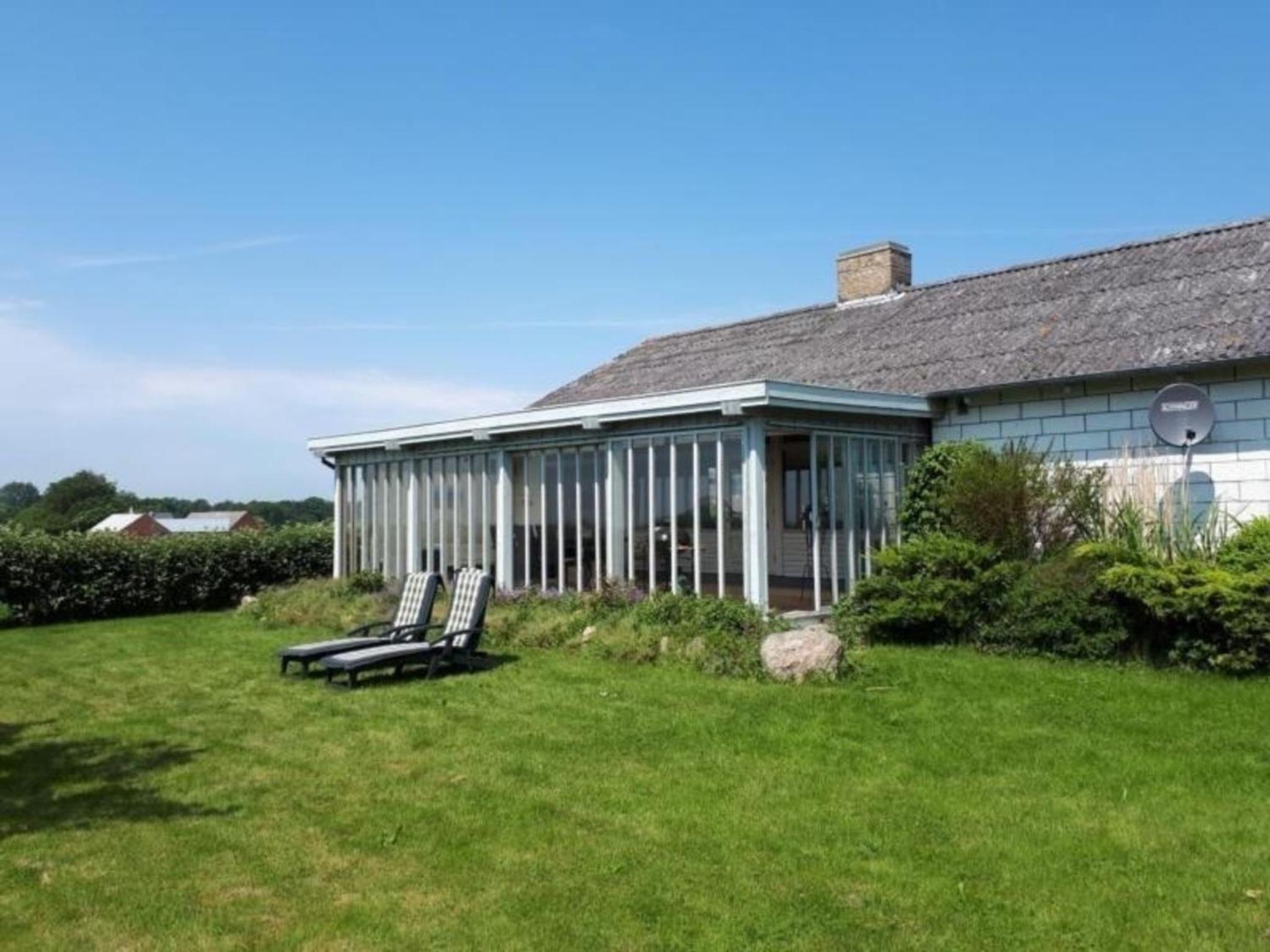 Schönes Ferienhaus mit Grill, Terrasse und Garten - a86942 view 4