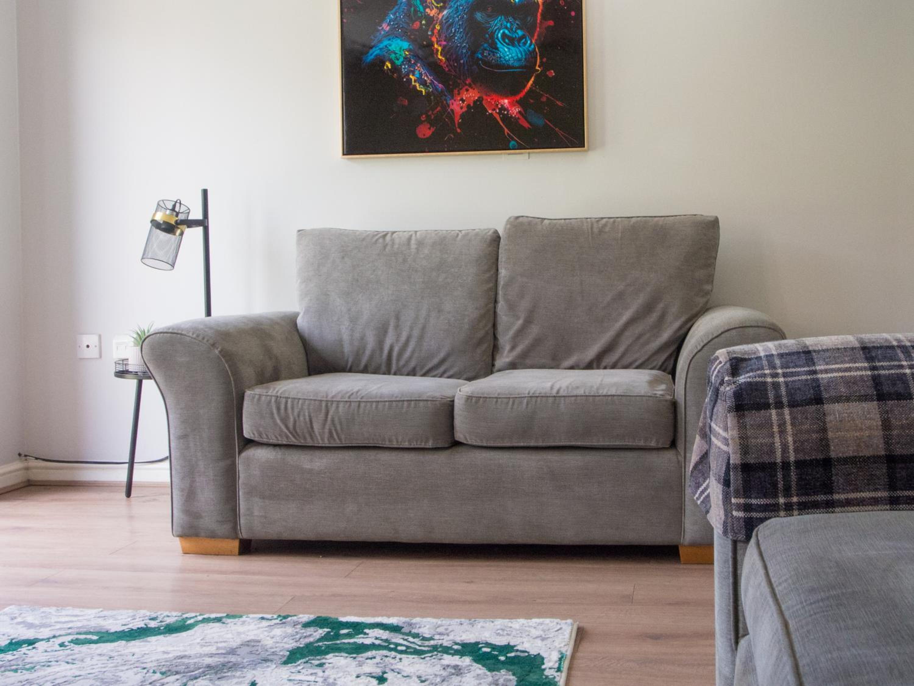 Emerald House - Cozy Stay Sleeps 5 Guests - Driveway Parking - Garden view 2