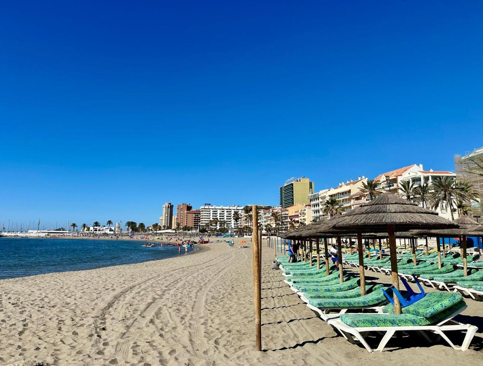 Central Fuengirola Studio Apartment with a Sea View