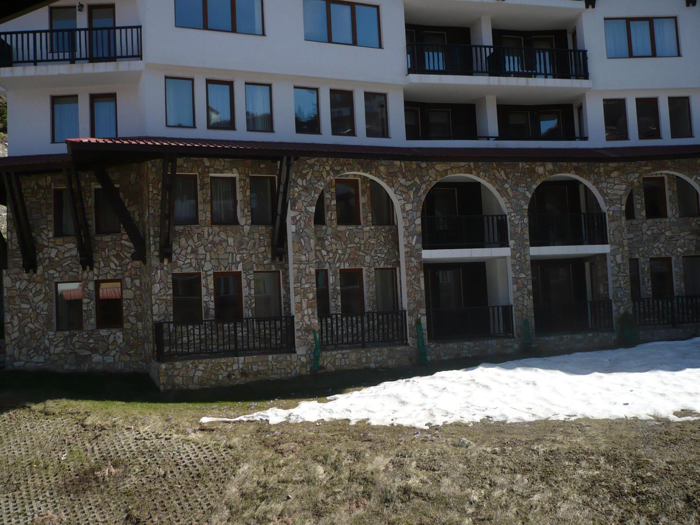 Photo 10