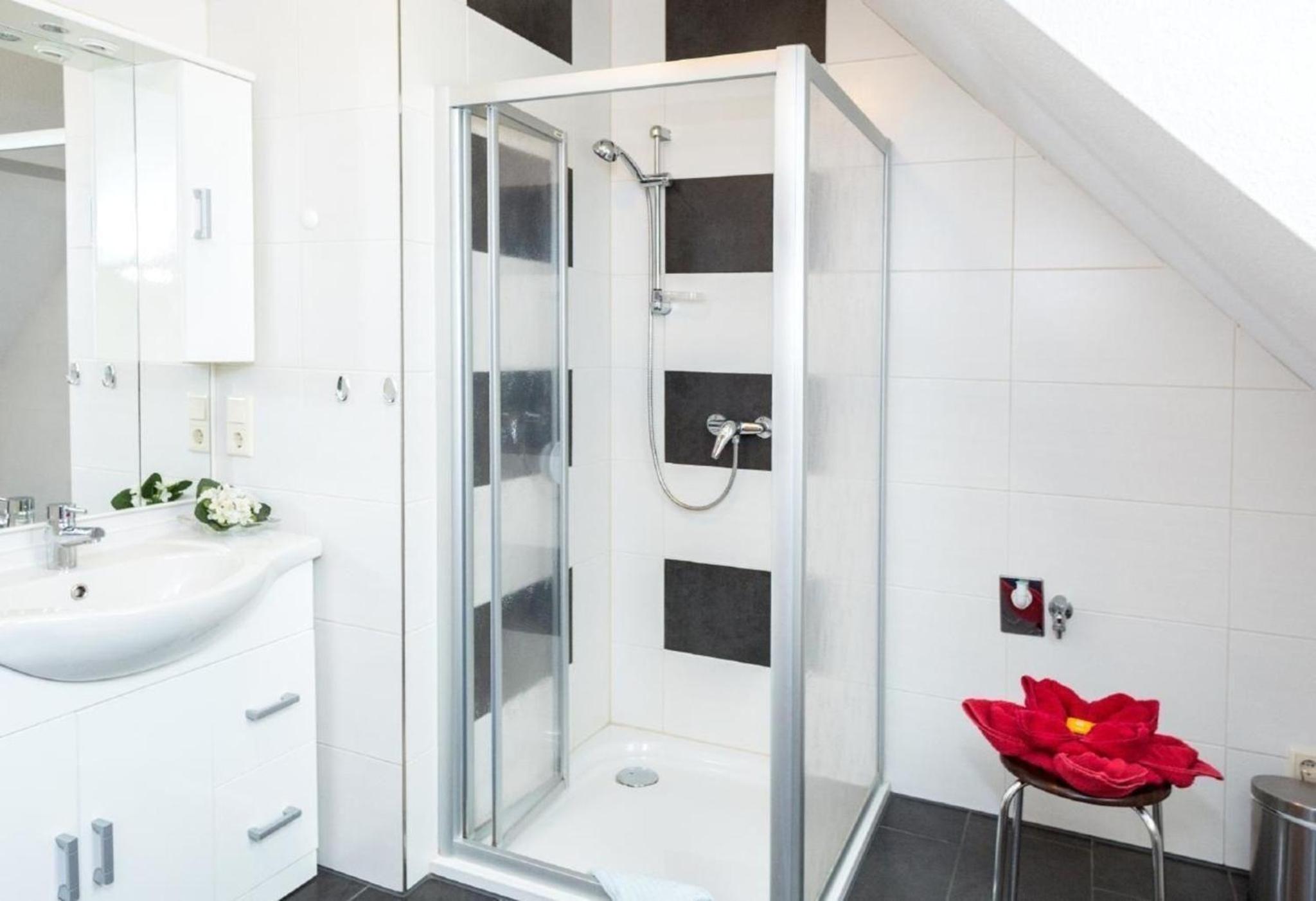 Appartement in RöbelMüritz mit Grill und Terrasse und Seeblick