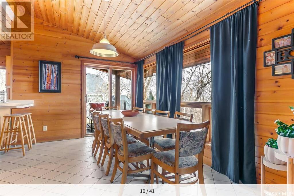 My Lovely Lakeview Cottage Saskatchewan Beach 3 Bed - 2 Bath Cabin