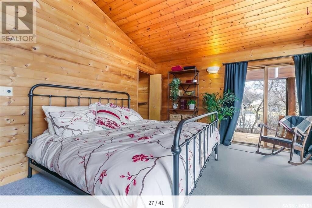 My Lovely Lakeview Cottage Saskatchewan Beach 3 Bed - 2 Bath Cabin