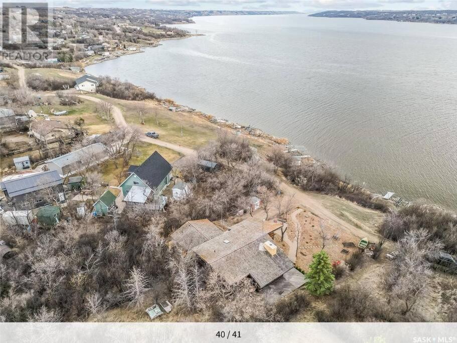 My Lovely Lakeview Cottage Saskatchewan Beach 3 Bed - 2 Bath Cabin