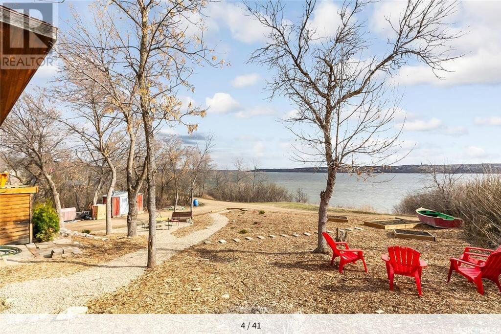My Lovely Lakeview Cottage Saskatchewan Beach 3 Bed - 2 Bath Cabin