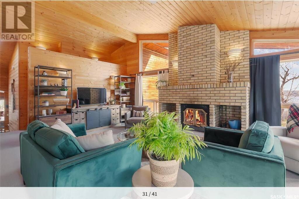 My Lovely Lakeview Cottage Saskatchewan Beach 3 Bed - 2 Bath Cabin