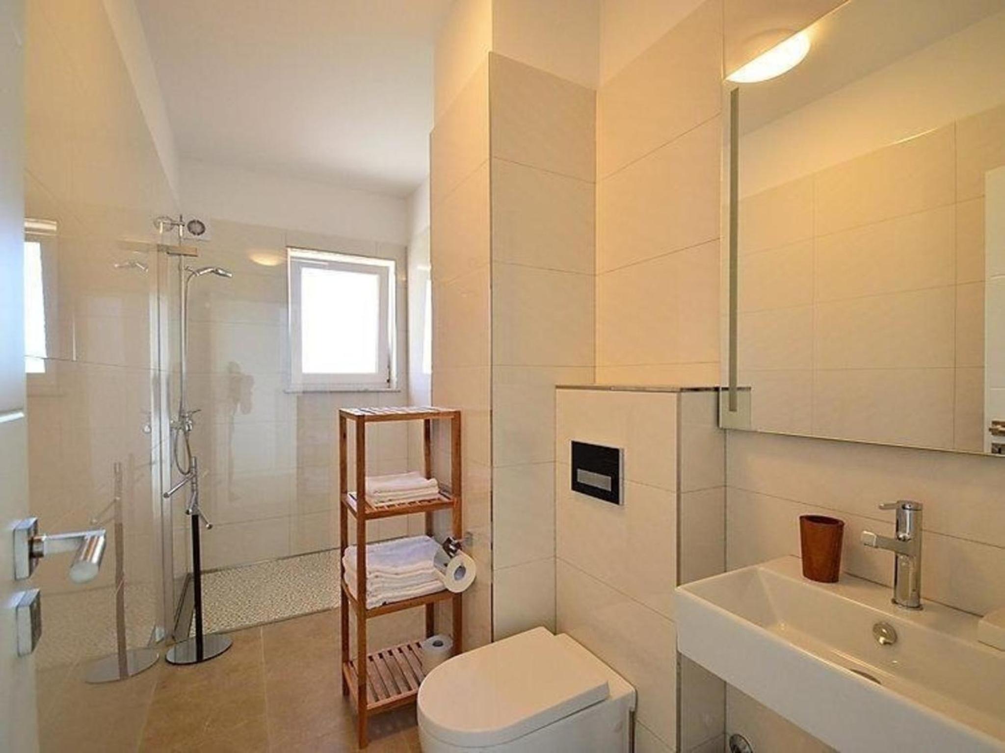Appartement in Rubeši mit Garten