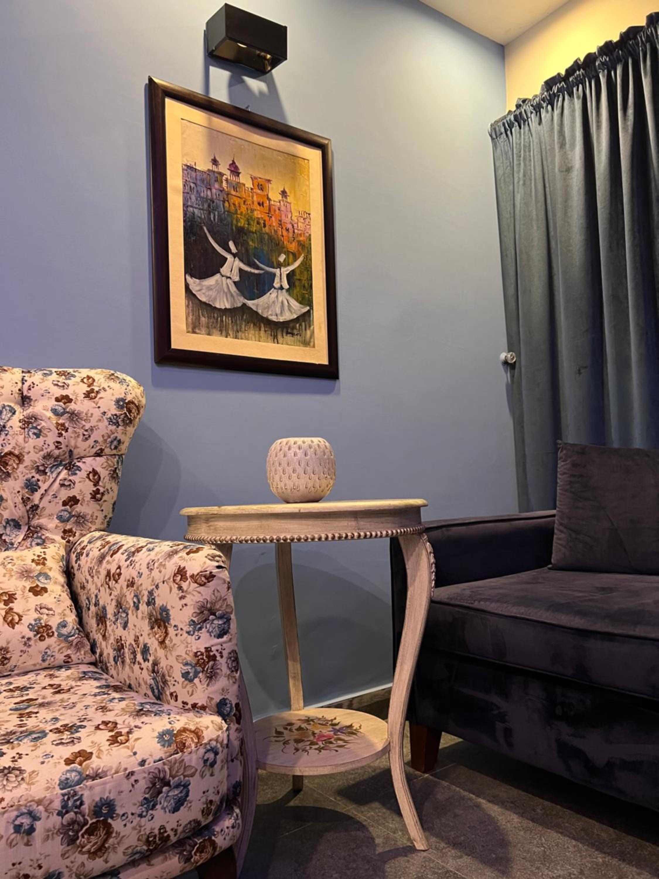 The Luxe Loft- Designer 1 bed Apt in Bahria ph 7 view 3