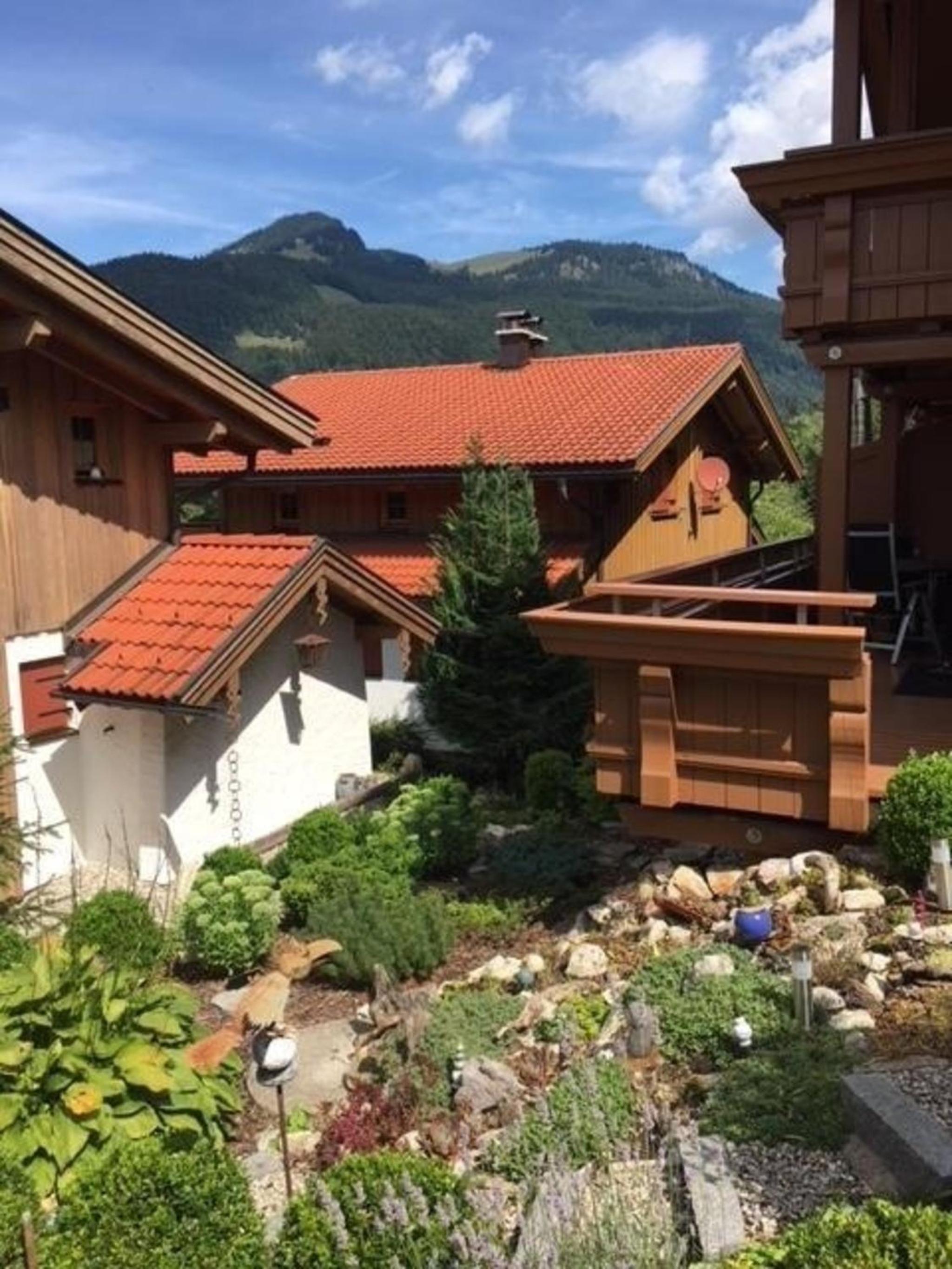 Ferienhaus in ruhiger Lage, mit Balkon, Terrasse und eigenem Gartenteil