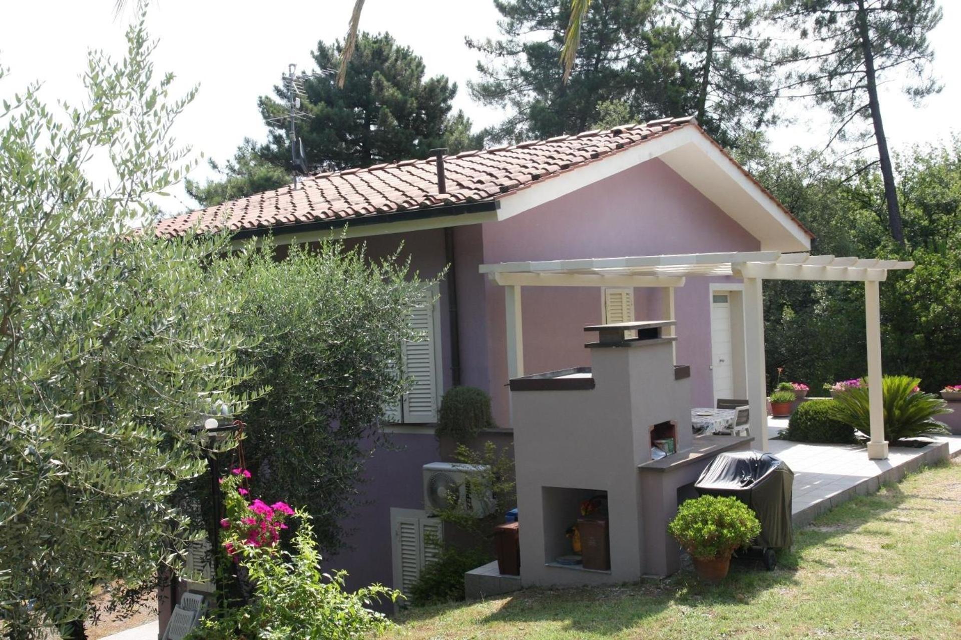 Ferienhaus in Basetti mit Garten und Grill view 2