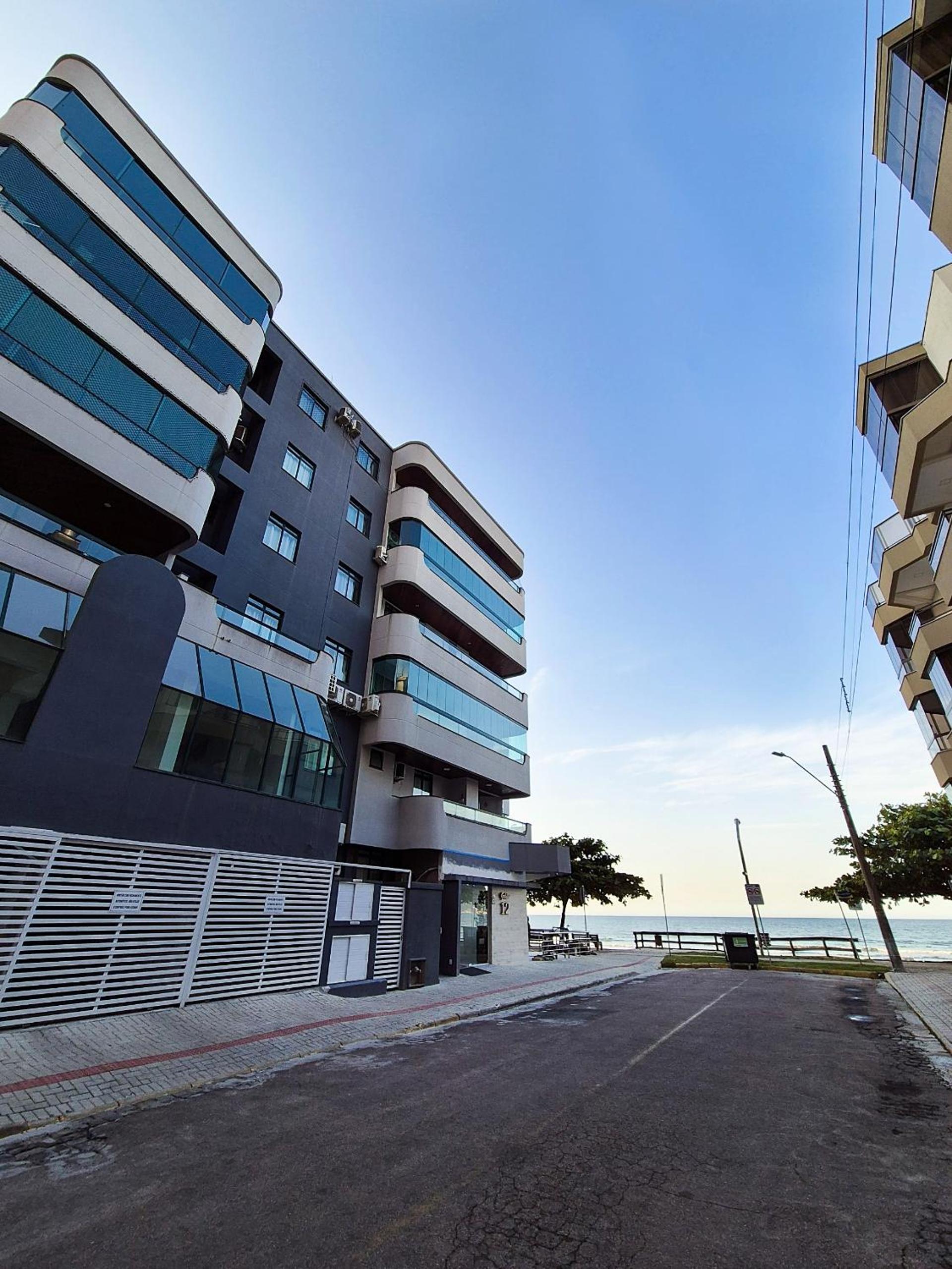 Apartamento Pé na Areia em Itapema