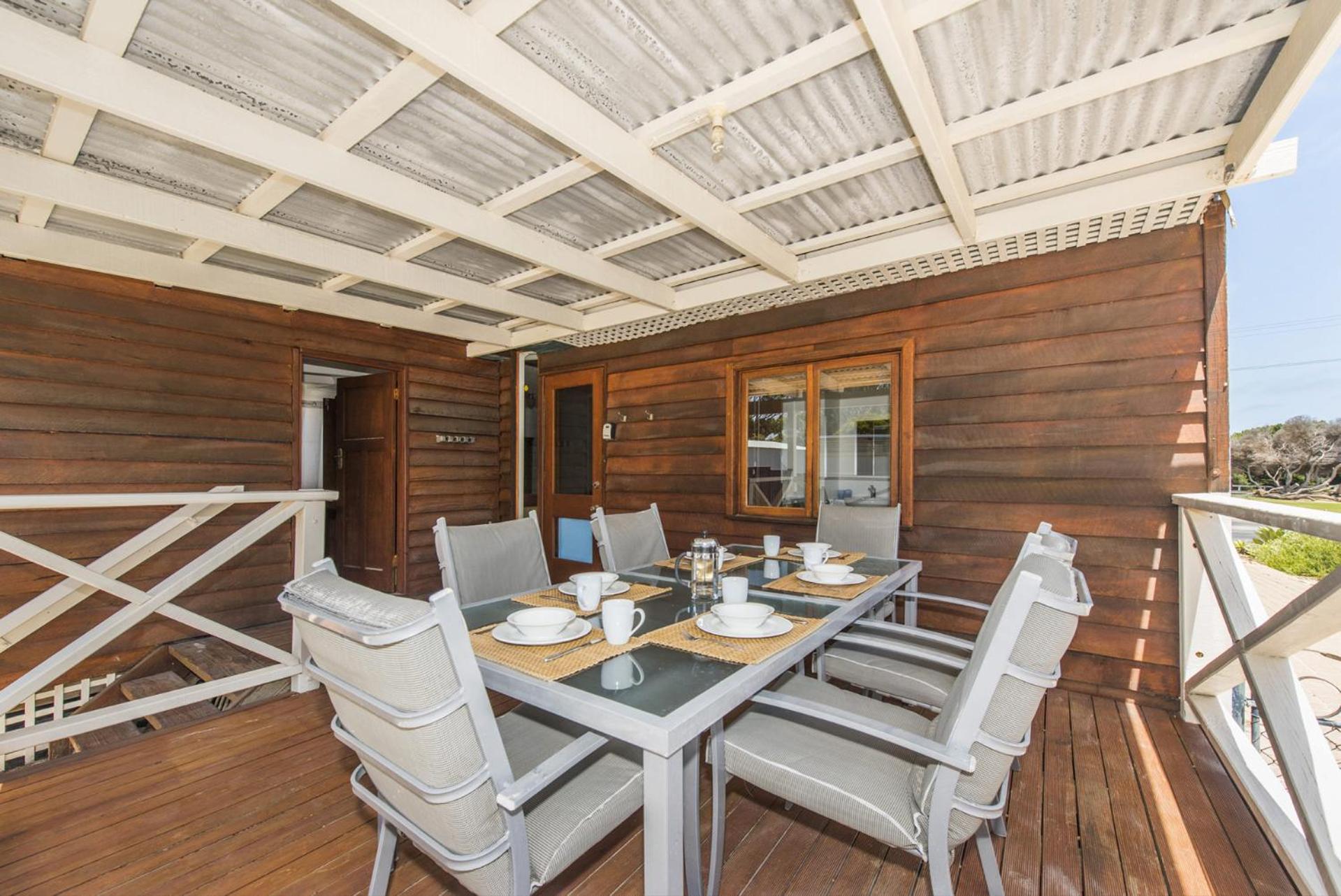 Docs Cottage - Ocean Views