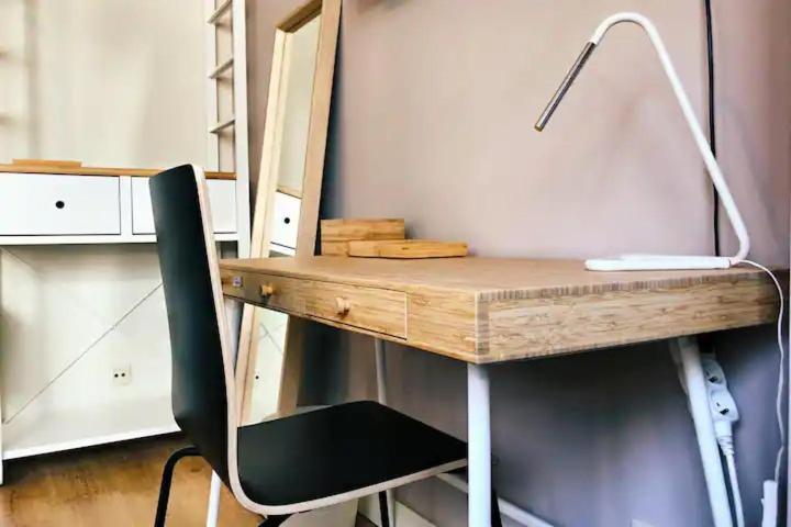 Appartement entièrement rénové et équipé de deux chambres dans le quartier Schuman