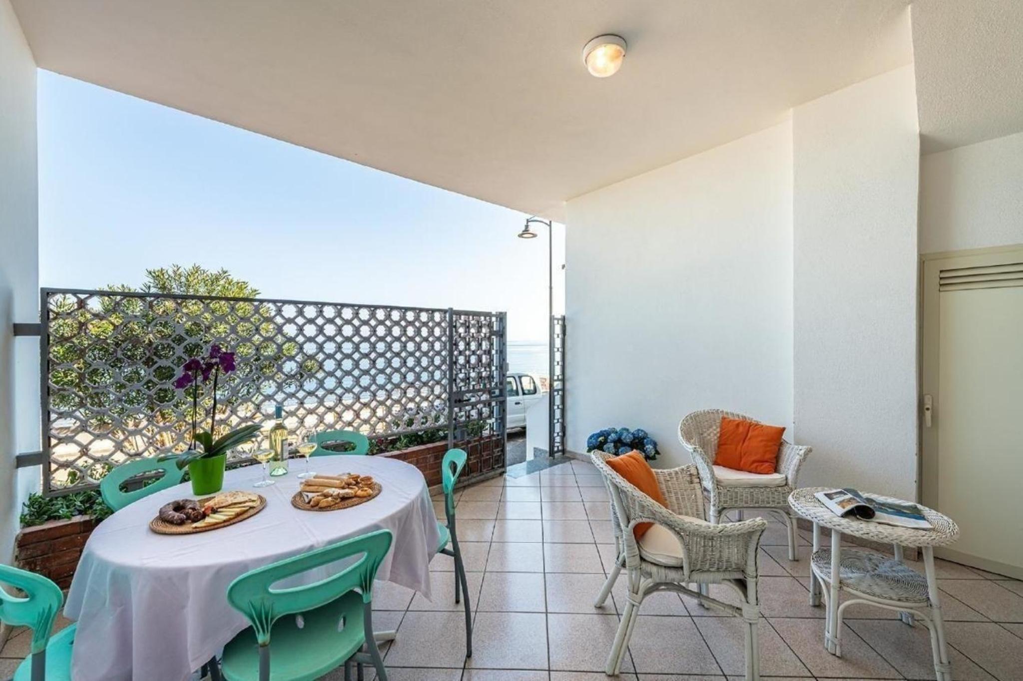 Schöne Wohnung in Cala Gonone und Meerblick und Neben dem Strand