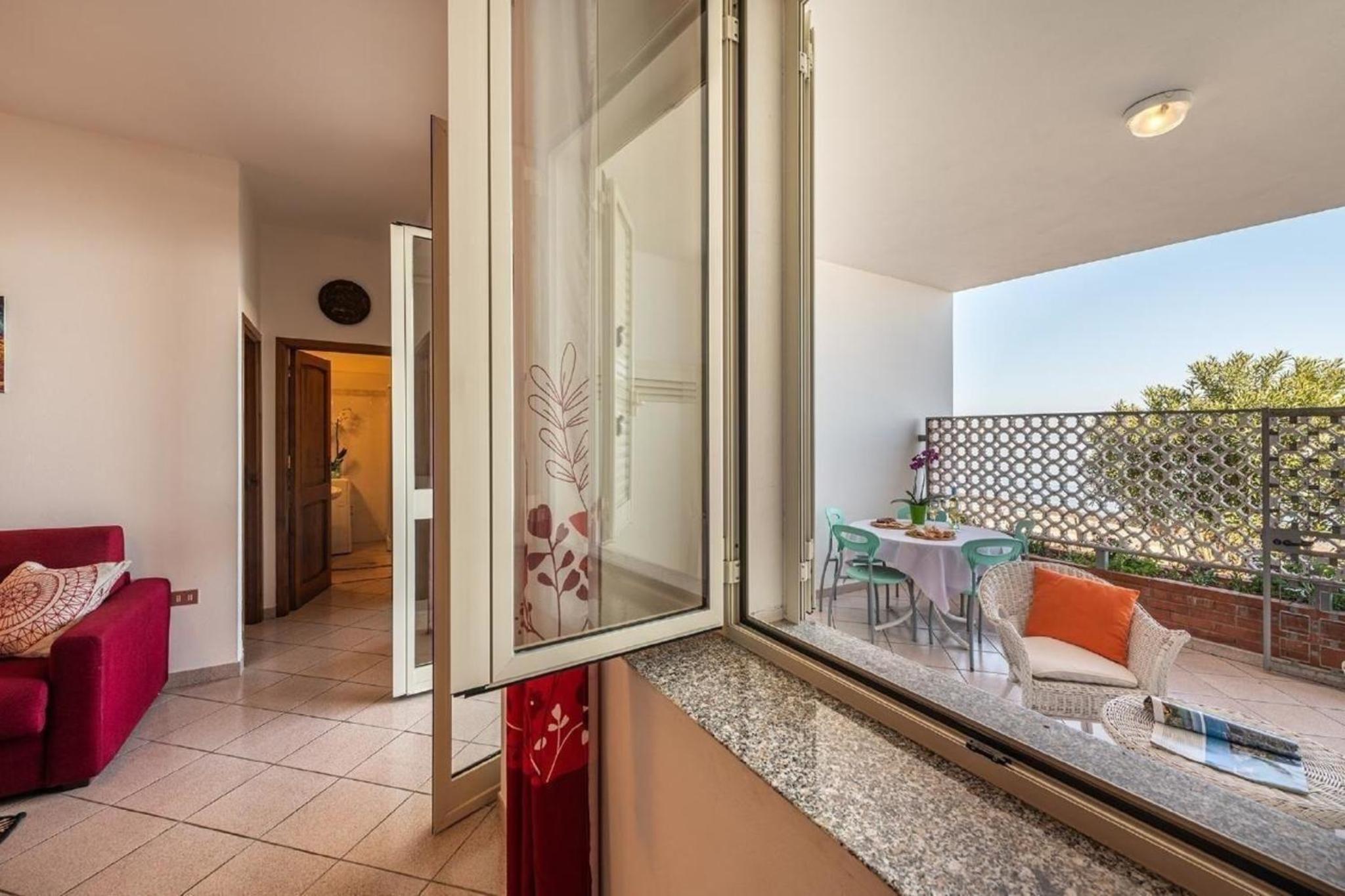 Schöne Wohnung in Cala Gonone und Meerblick und Neben dem Strand