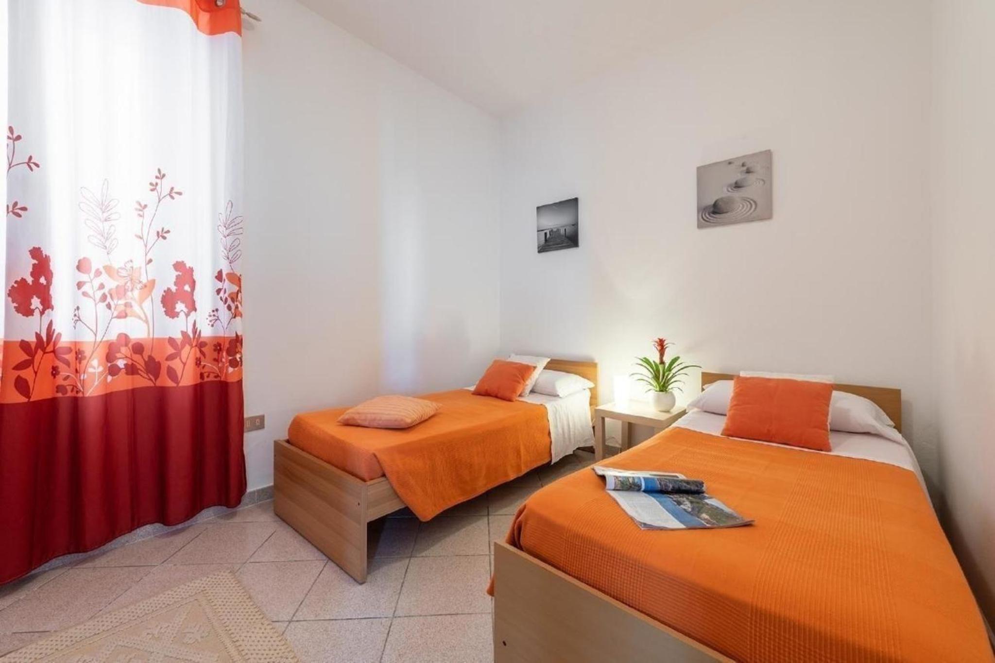 Schöne Wohnung in Cala Gonone und Meerblick und Neben dem Strand