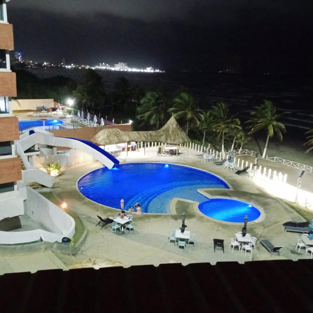 edificio guaruja Frente al mar piscina playa y lancha deportiva