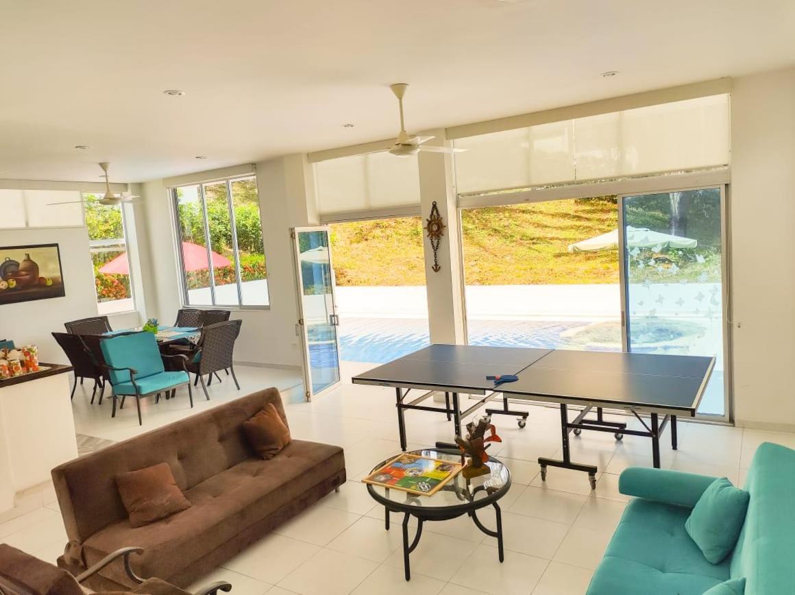 Bellísima casa quinta capacidad 20 personas