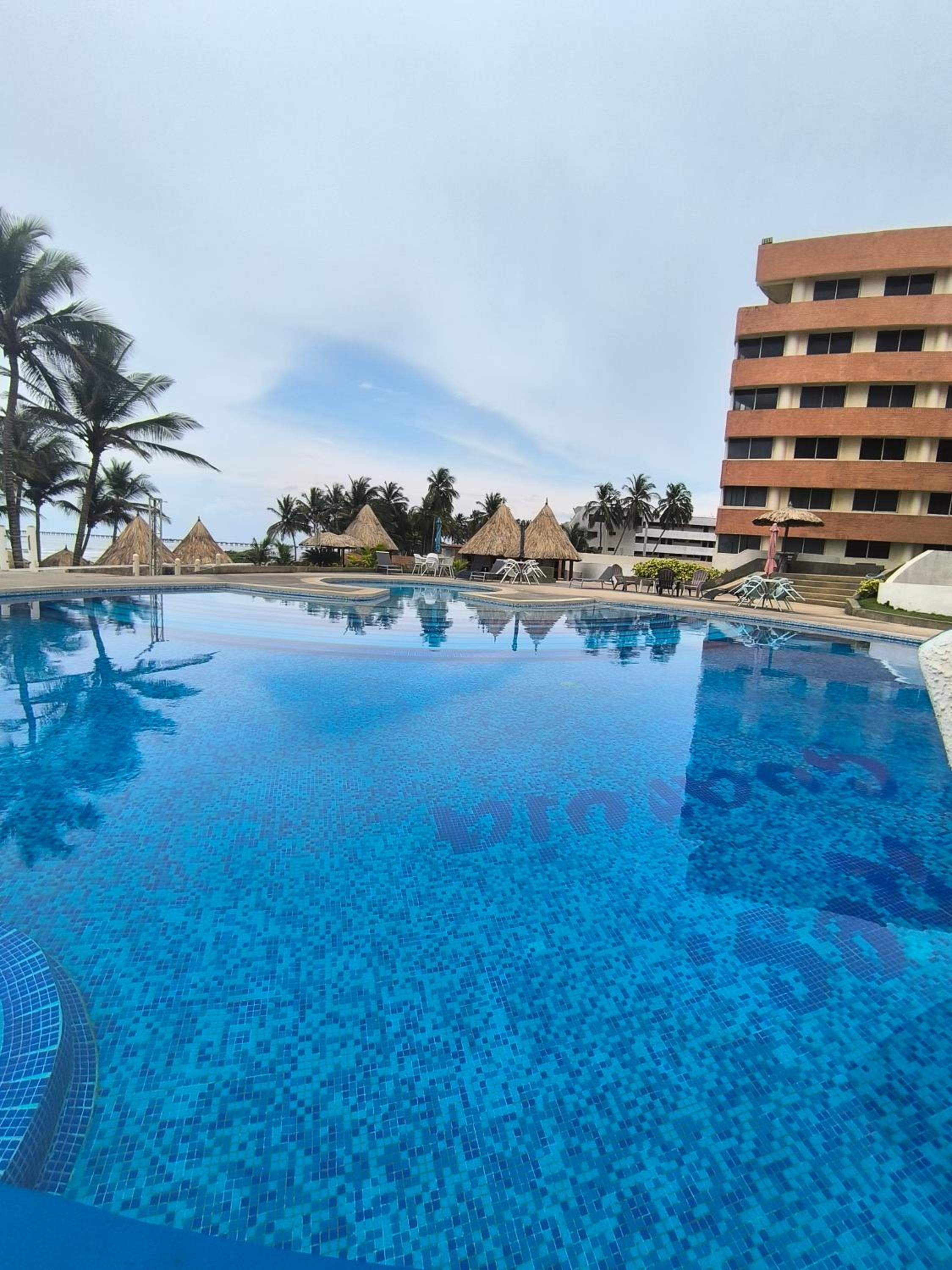 edificio guaruja Frente al mar piscina playa y lancha deportiva