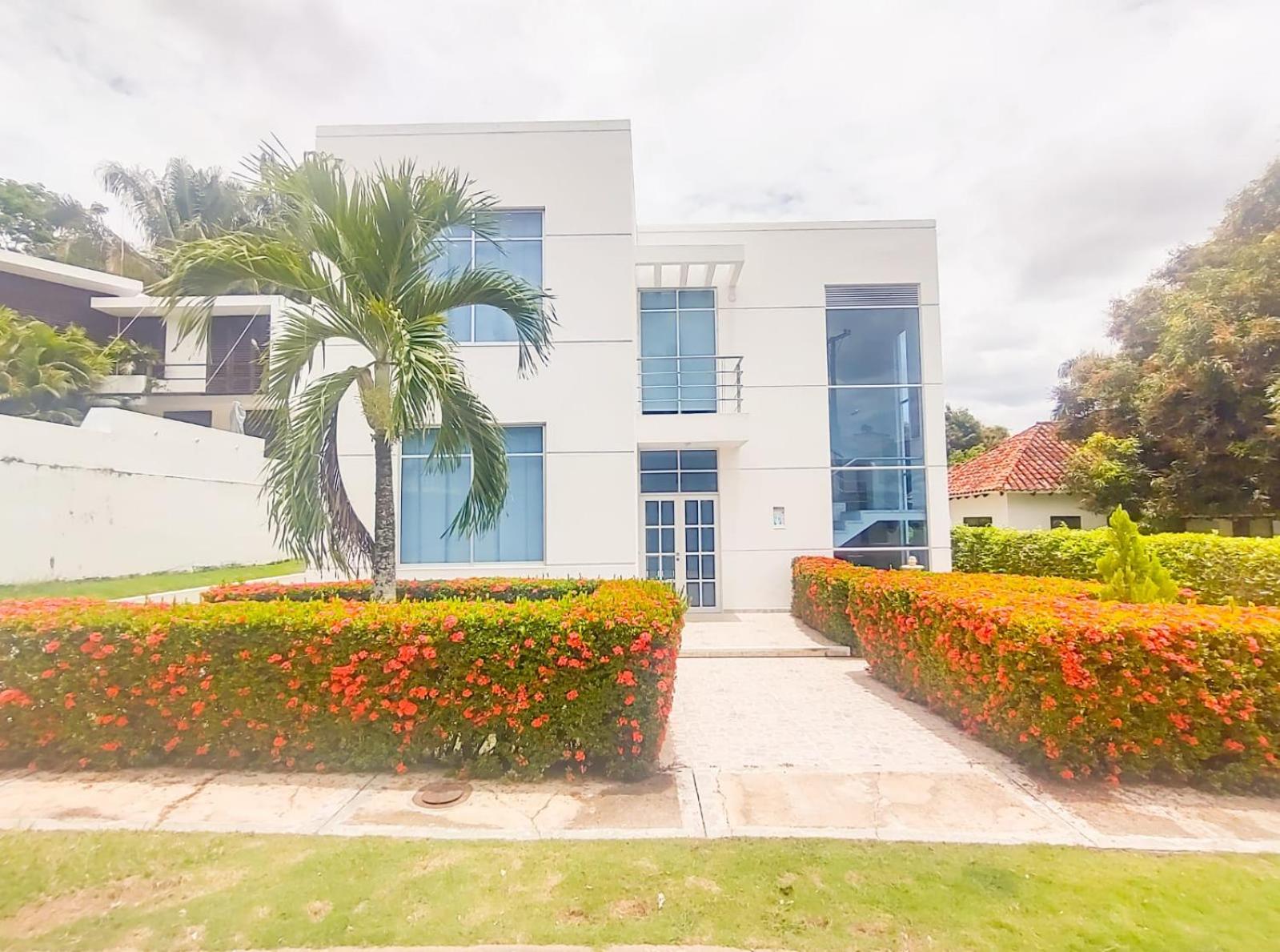 Bellísima casa quinta capacidad 20 personas