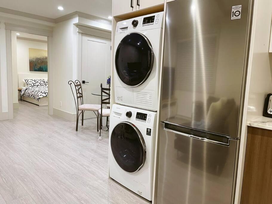 Entire Brand new 3 bedroom 2 bathroom Guesthouse