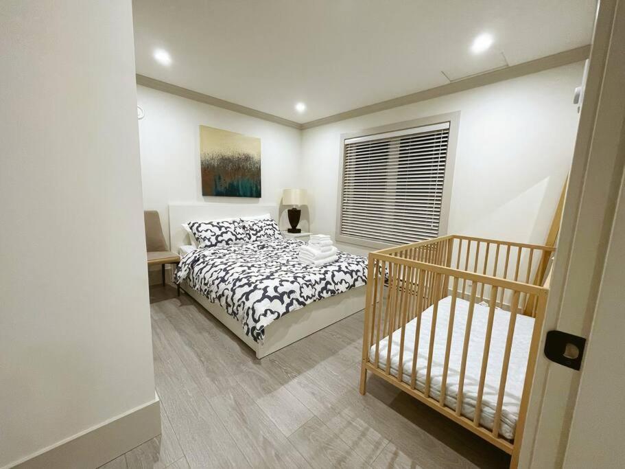 Entire Brand new 3 bedroom 2 bathroom Guesthouse