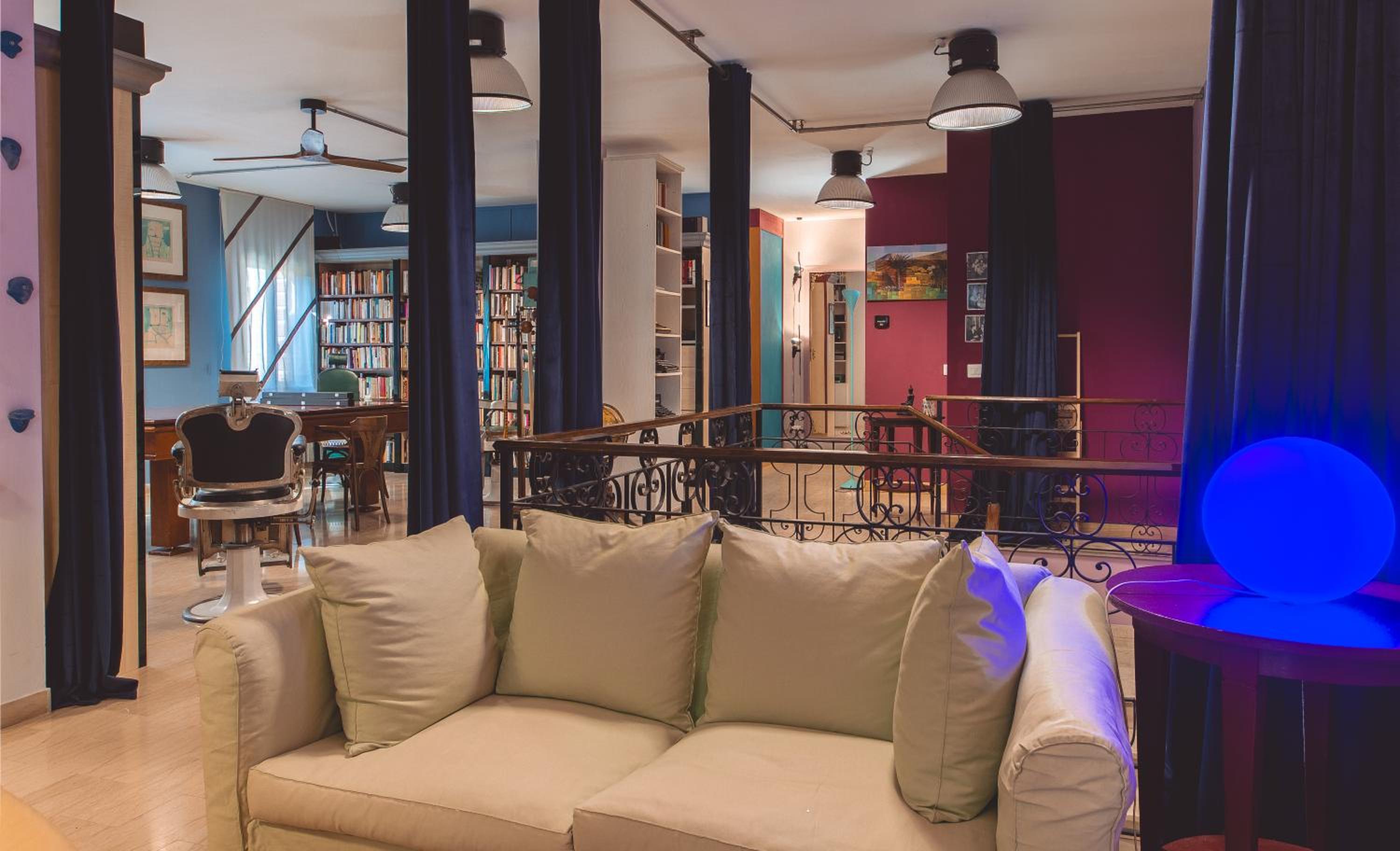 Library House - Venice Apartment
