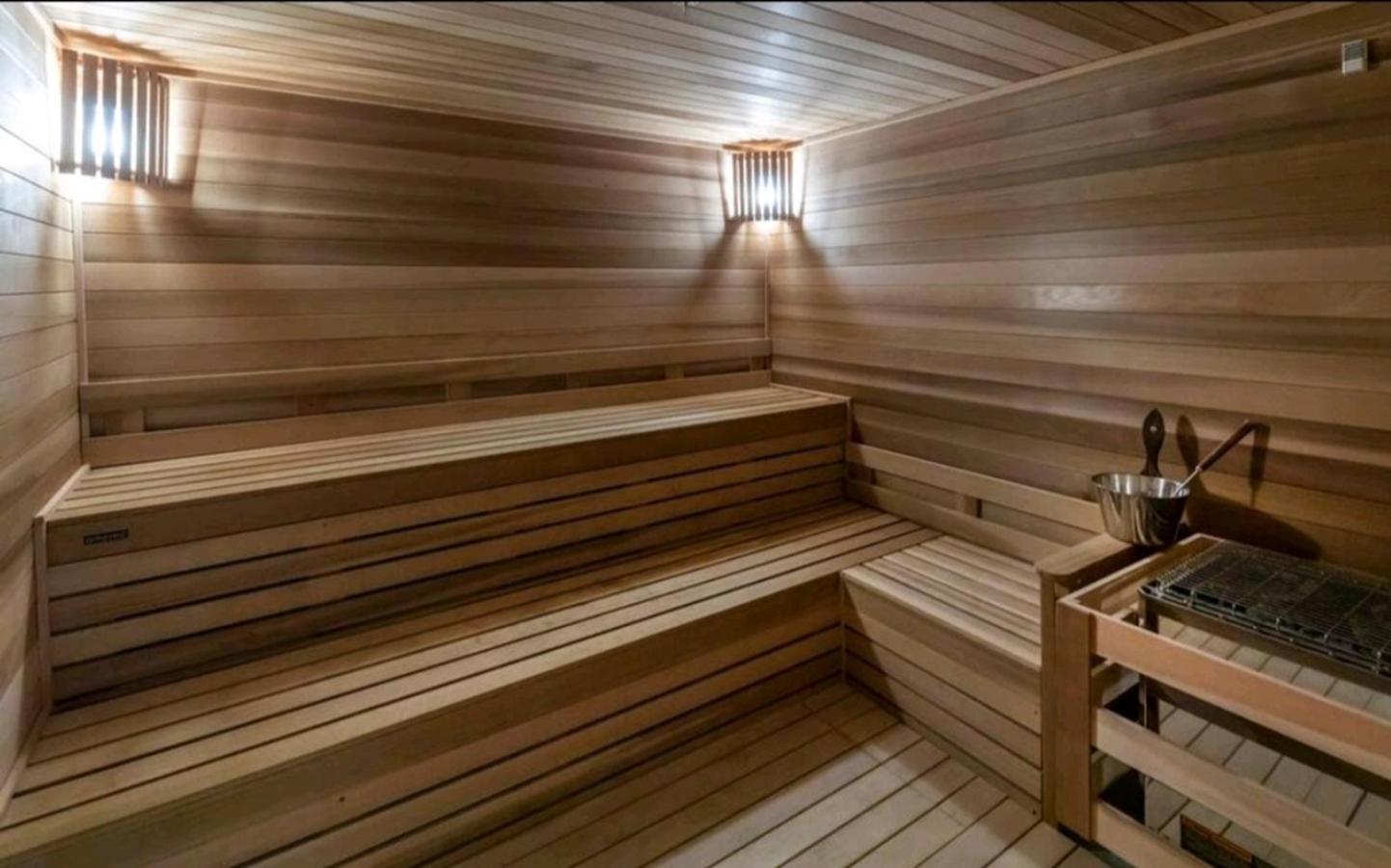 Stylish 1-Bedroom Getaway Apt- pool & gym
