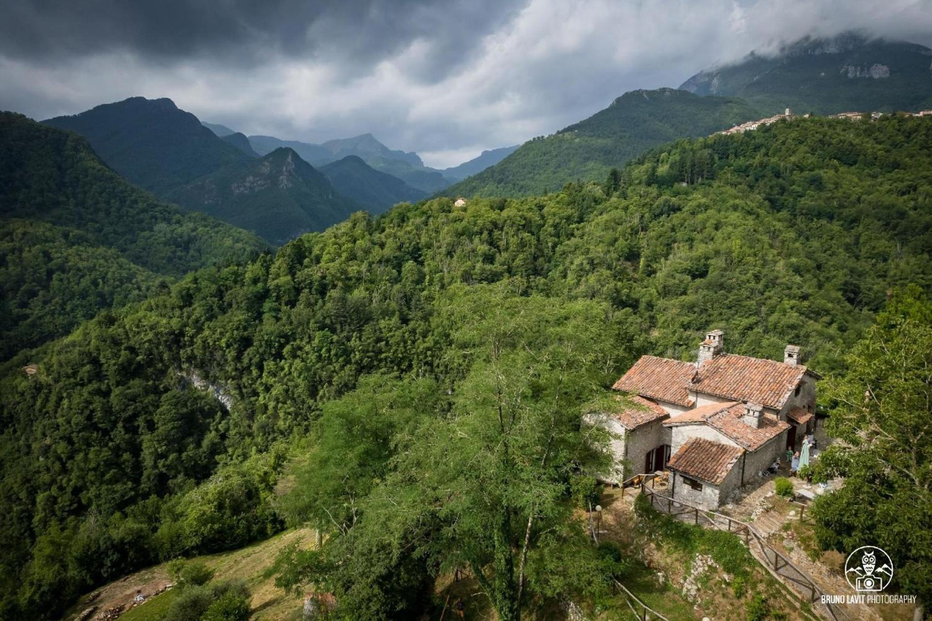 Ferienhaus In Vergemoli Mit Schönem Kamin view 4