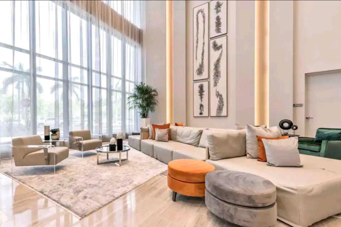 Stylish 1-Bedroom Getaway Apt- pool & gym