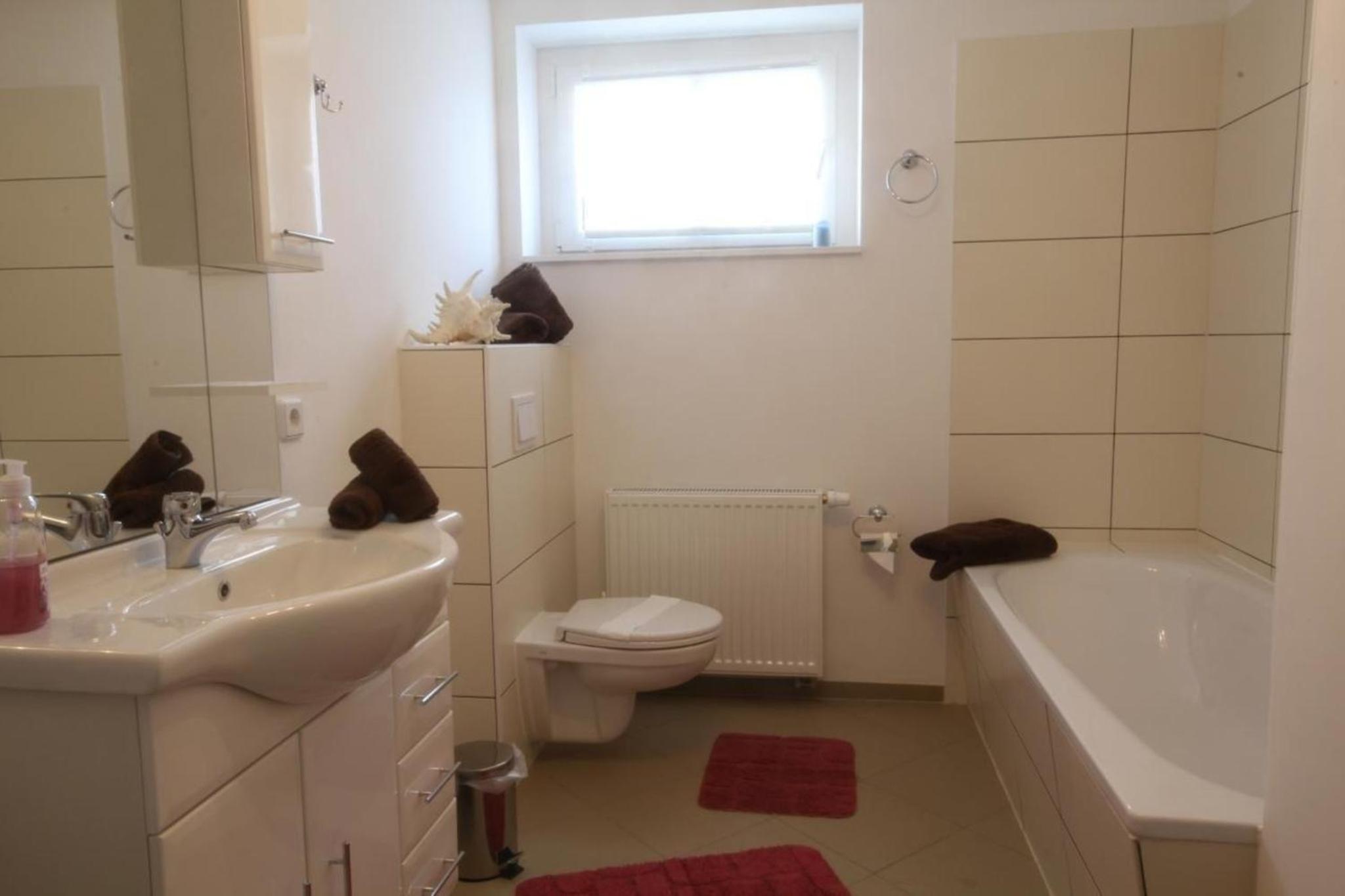 Schöne Wohnung in FürstenbergHavel mit Grill, Terrasse und Garten