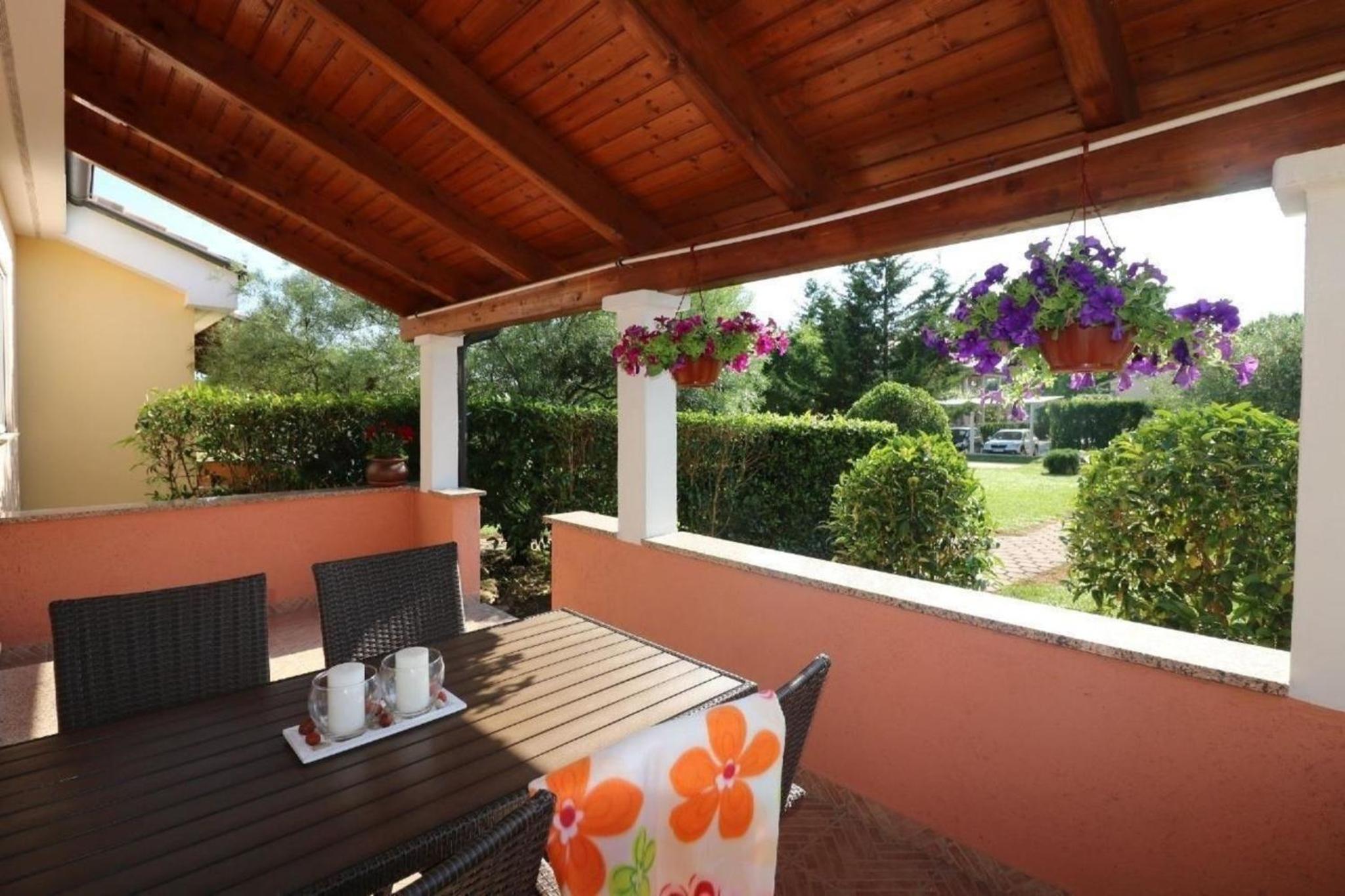 Bungalow Melisa mit Salzwasserpool in Porec view 4