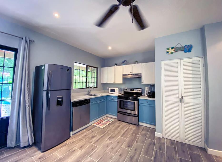 Beautiful 2BR Casita with Pool & Parking