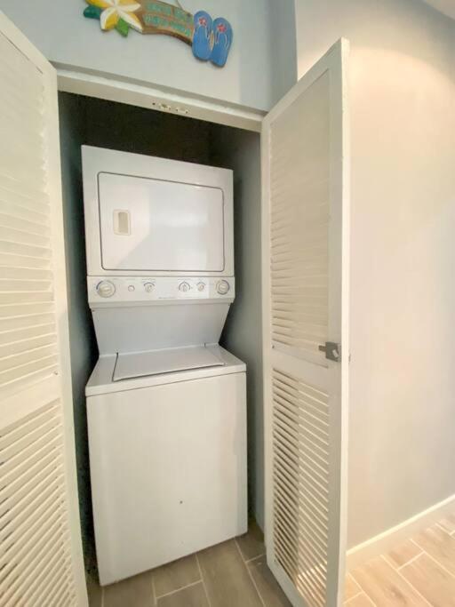 Beautiful 2BR Casita with Pool & Parking